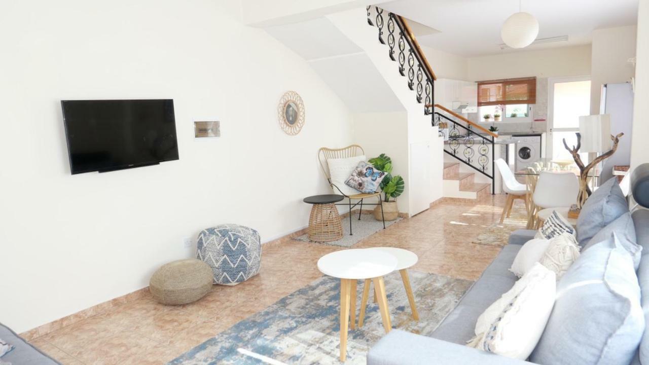 Melanos Residence 2 Bdrm Townhouse With Private Pool Klorakas Bagian luar foto